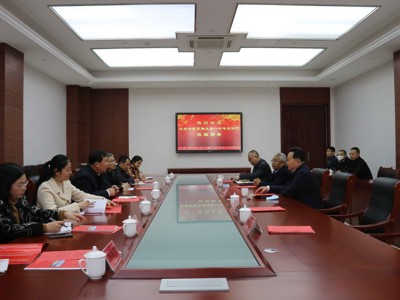 2023年3月4日，龙岩市教育局龙岩一中专家到我校指导交流